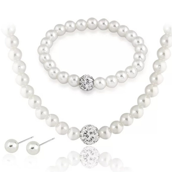 Pearl Necklace Bracelet and Stud Earrings Set - Picture 2 of 2